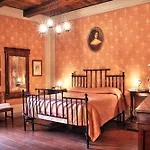 Castello Di Petroia Dimora D'epoca Hotel 4*