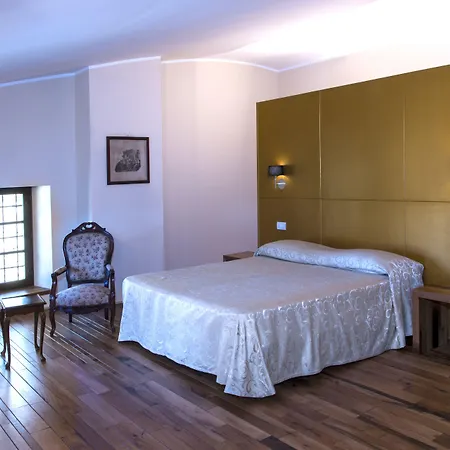 Castello Di Petroia Dimora D'epoca Hotel