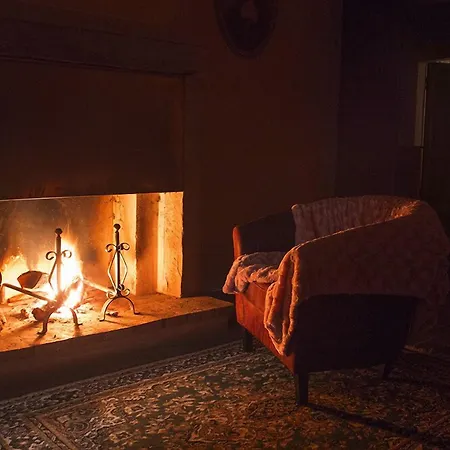 Hotel Castello Di Petroia