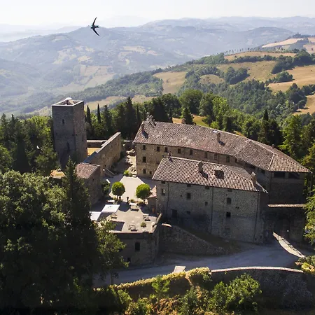 Castello Di Petroia 4*