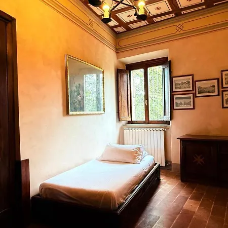 Castello Di Petroia מלון גוביו
