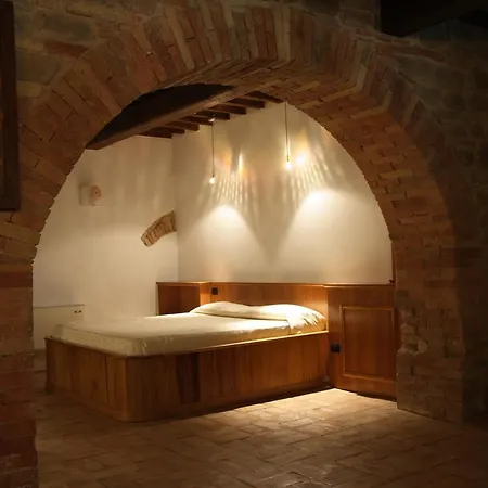 Castello Di Petroia Dimora D'epoca 酒店 4*