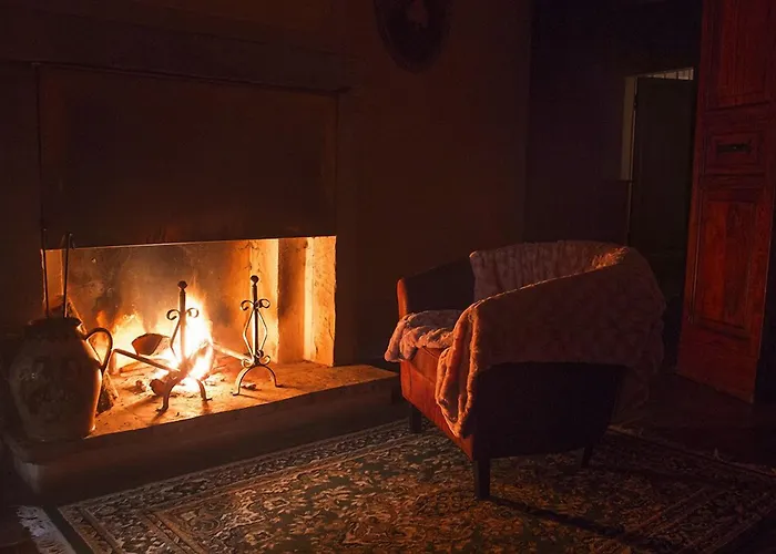 Hotel Castello Di Petroia