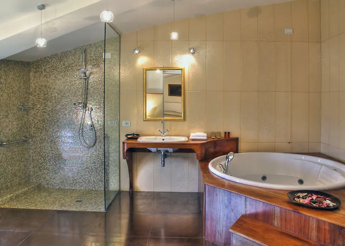 Hotel Castello Di Petroia 4*