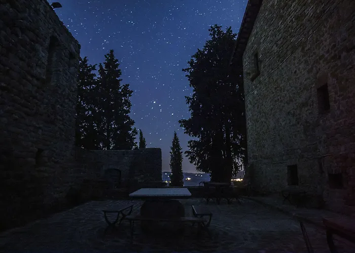 Hotel Castello Di Petroia