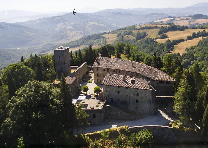 Castello Di Petroia 4*