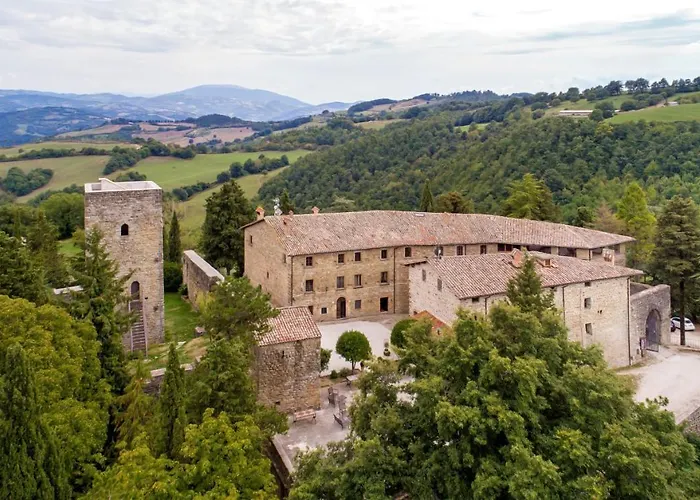 Hotel Castello Di Petroia 4*