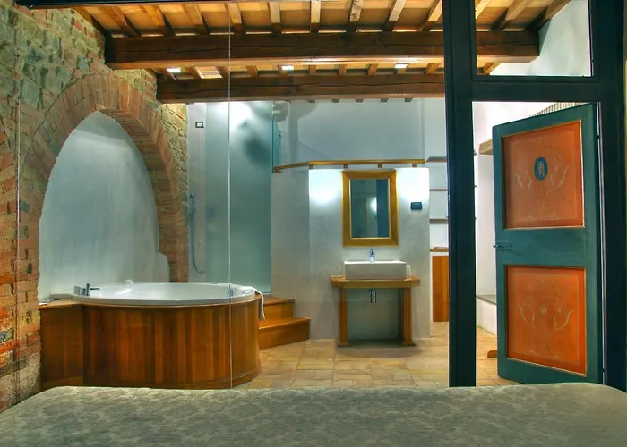 Castello Di Petroia 4*